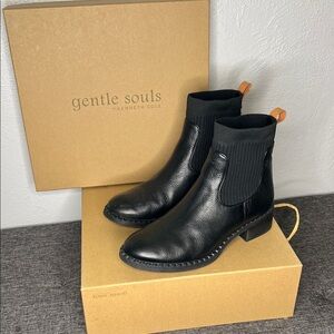 Kenneth Cole Black Ankle Boots